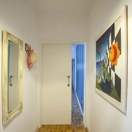 Apartment Omerou *